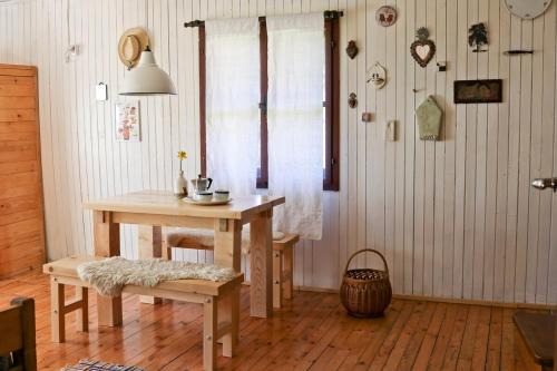 Zlatibor House | Sunny Rustic Cabin in the foothills of Tara