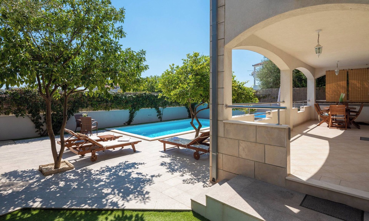 Kastel Novi House | Sunshine Holiday Home
