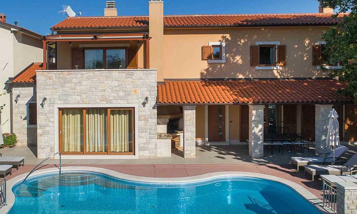 Kapelica Villa | The heritage villa in Labin with private property
