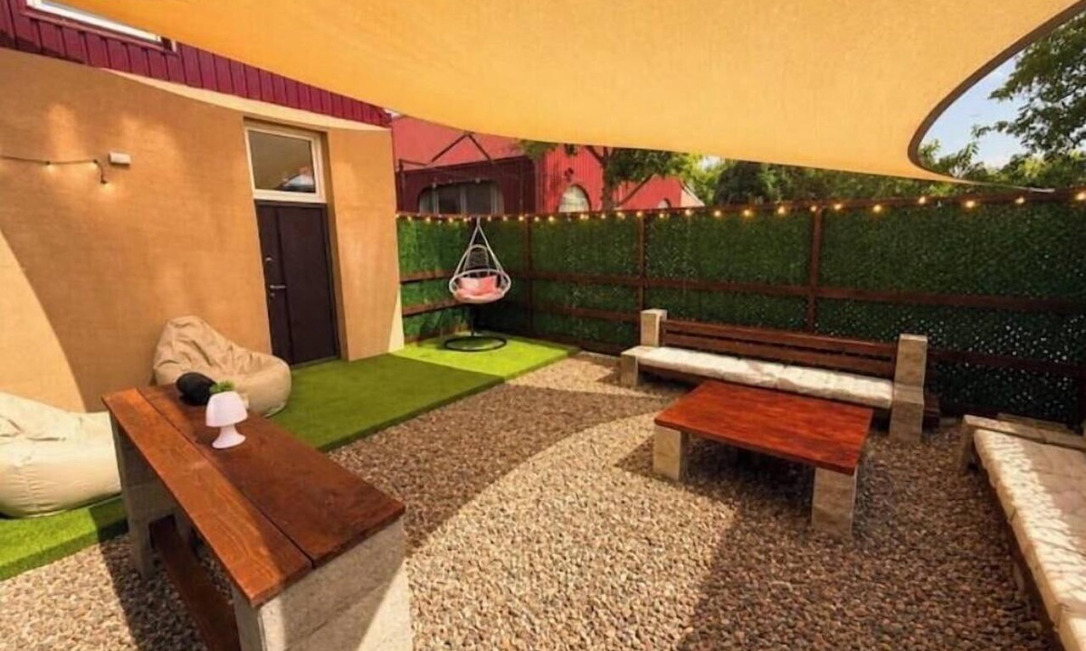 New Belgrade Apartment | The Hidden Garden | Cozy Loft Retreat with Private Garden & Free Parking
