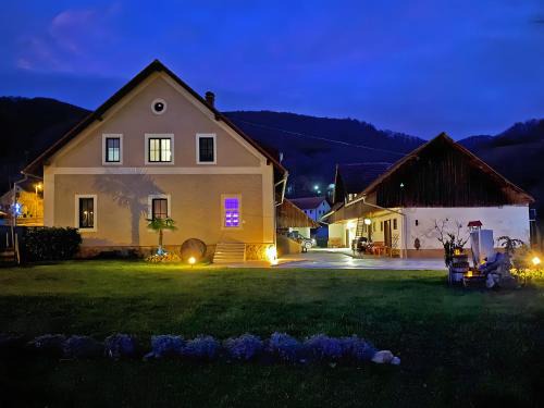 Pisece Villa | The old Village Villa At 2 Geese with Pool
