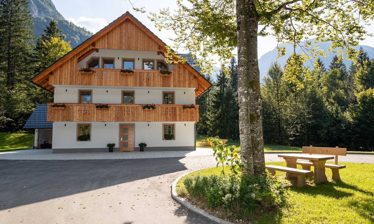 Ukanc Apartment | The Woodland Nook Apartments Bohinj - Two Bedroom Apartment with Balcony