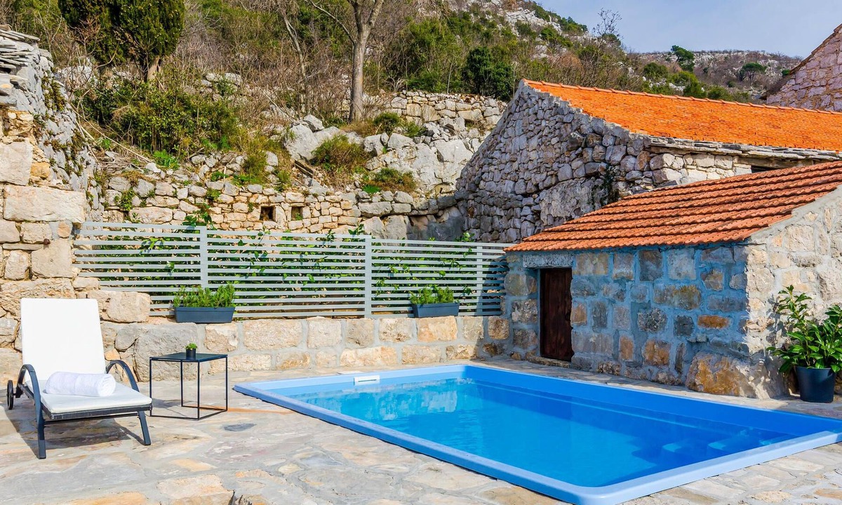 Stravca House | This beautiful stone house is located in the small idyllic village of Brotnica, not far from the fam