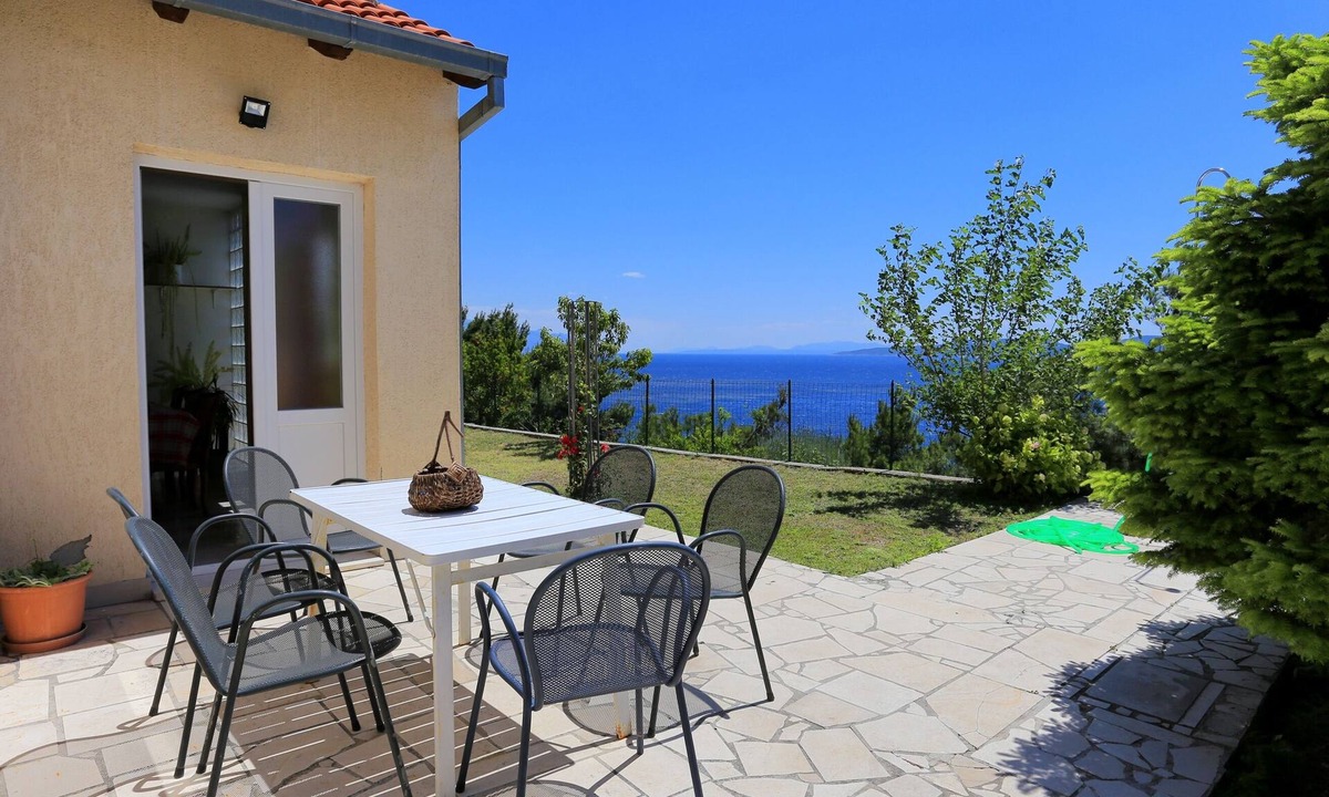 Marusici Apartment | Three bedroom apartment with terrace and sea view Marušići, Omiš (A-1024-a)