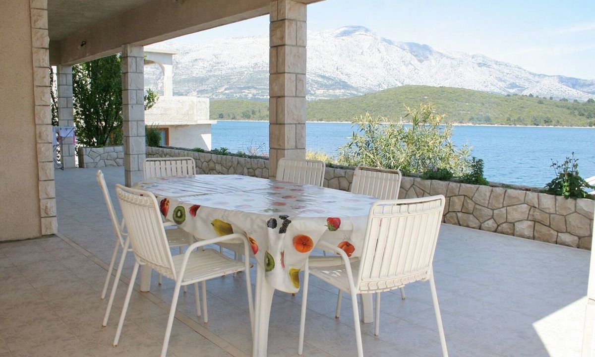 Lumbarda Apartment | Three bedroom apartment near beach Korčula (A-4407-a)
