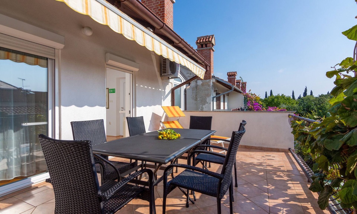 Rovinj Apartment | Three bedroom apartment with terrace Rovinj (A-2288-b)