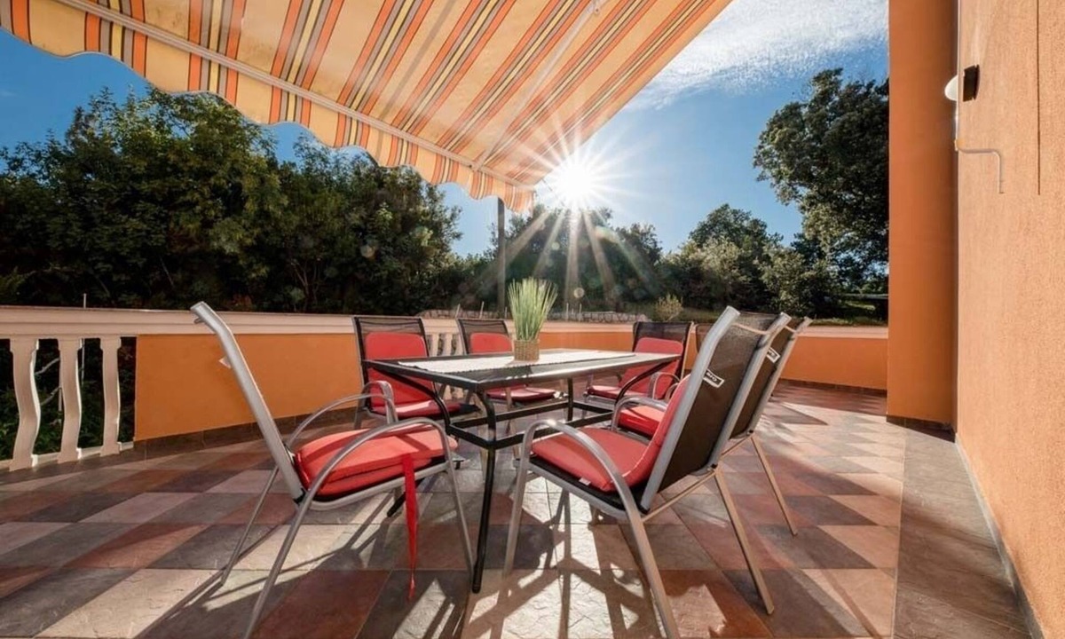 Rab Town Apartment | Three bedroom apartment with terrace Supetarska Draga - Gonar (Rab) (A-27566-e)