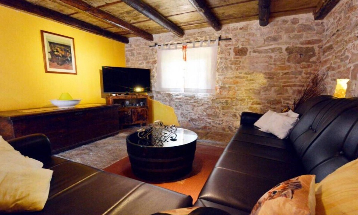 Vodnjan House | Three Bedroom Holiday Home with Private Pool