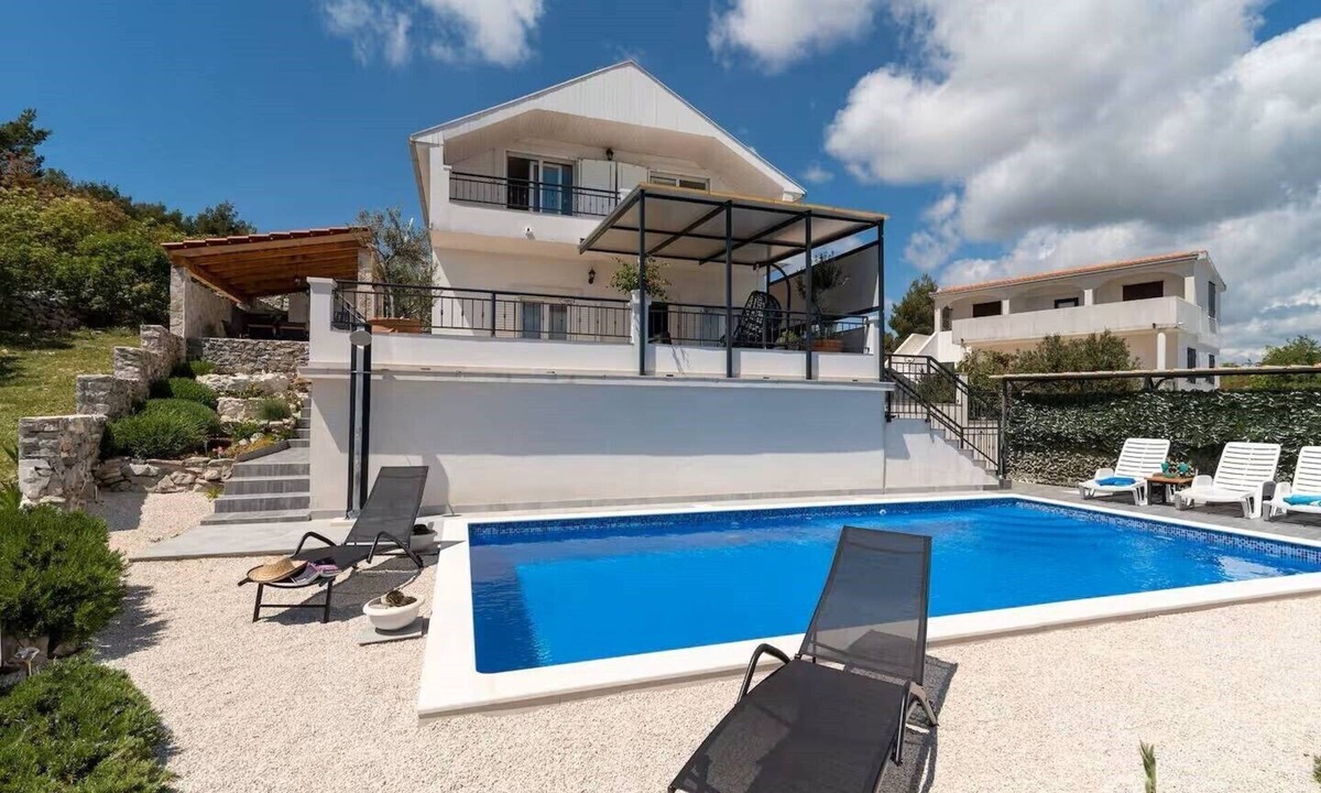 Seget Gornji Villa | Three Bedroom Villa with Private Pool