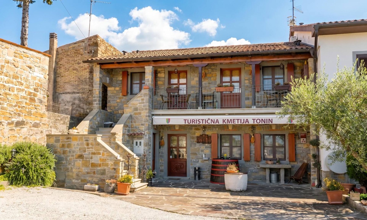 Koper Apartment | Tourist Farm Tonin - Apartment 2, Šmarje, Slovenia