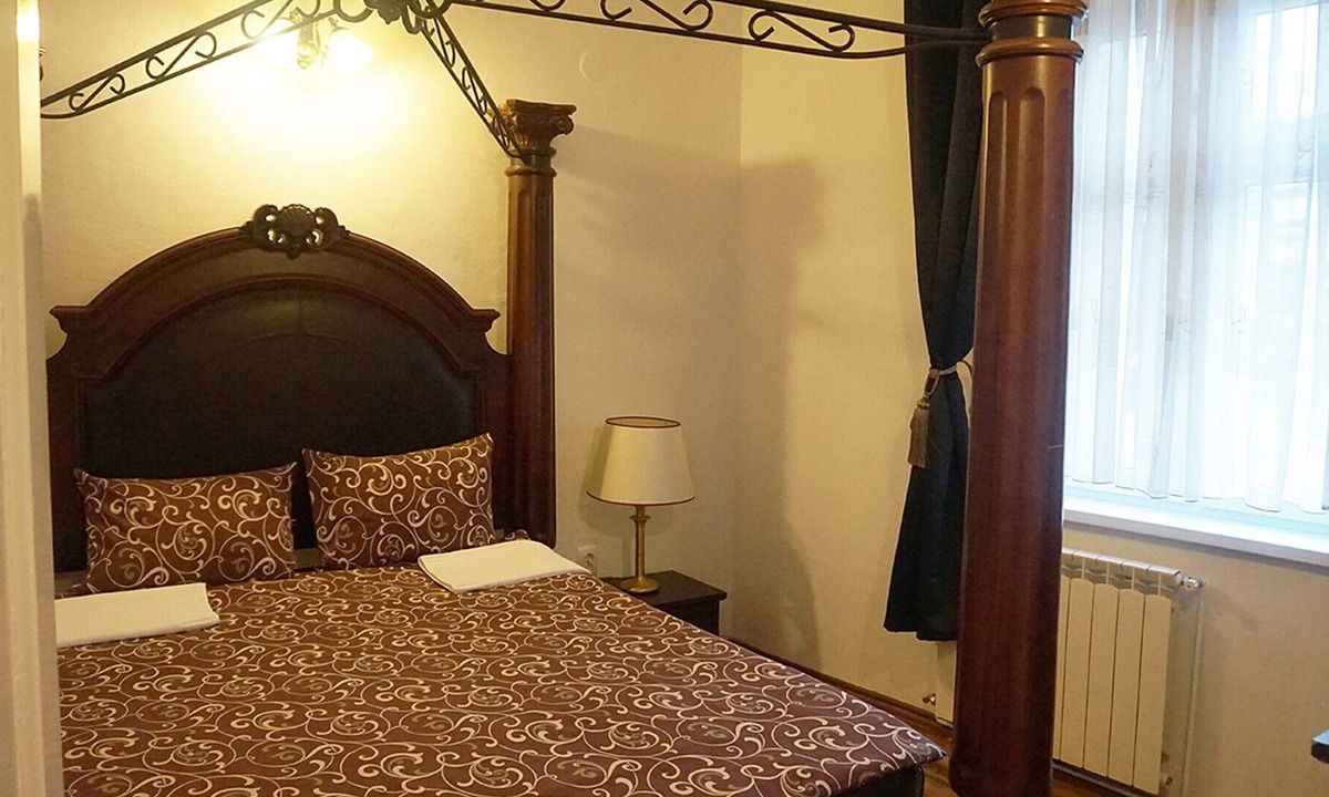 Center Apartment | Trajan Apartments - City Center Apartments