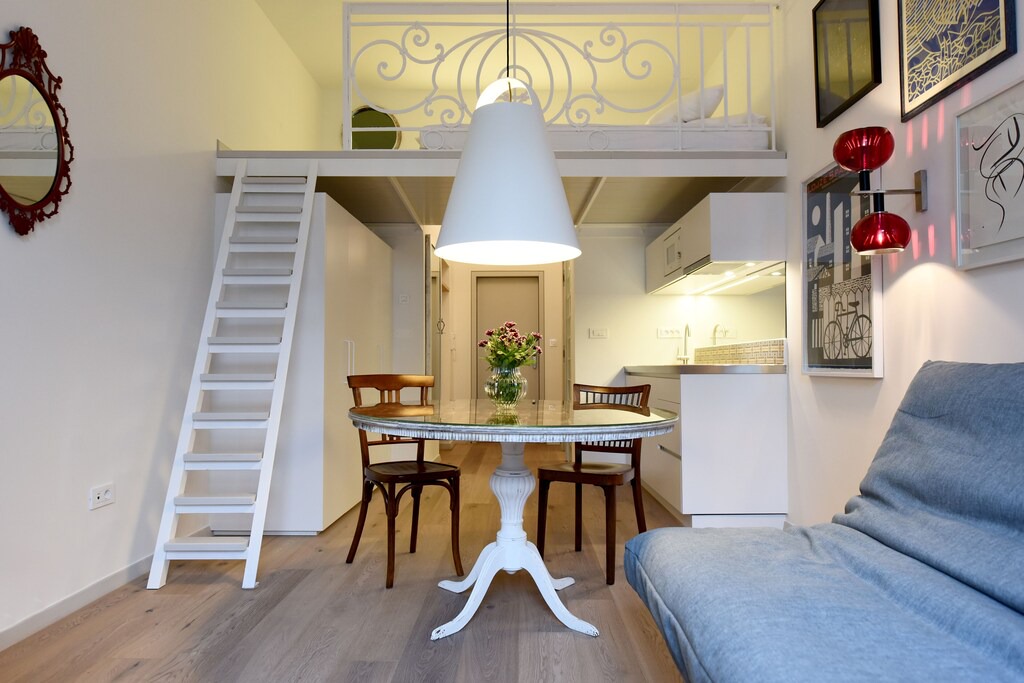 Ljubljana Old Town Apartment | Tromostovje Apartment III~Ljubljana old town~River View~Unique Design