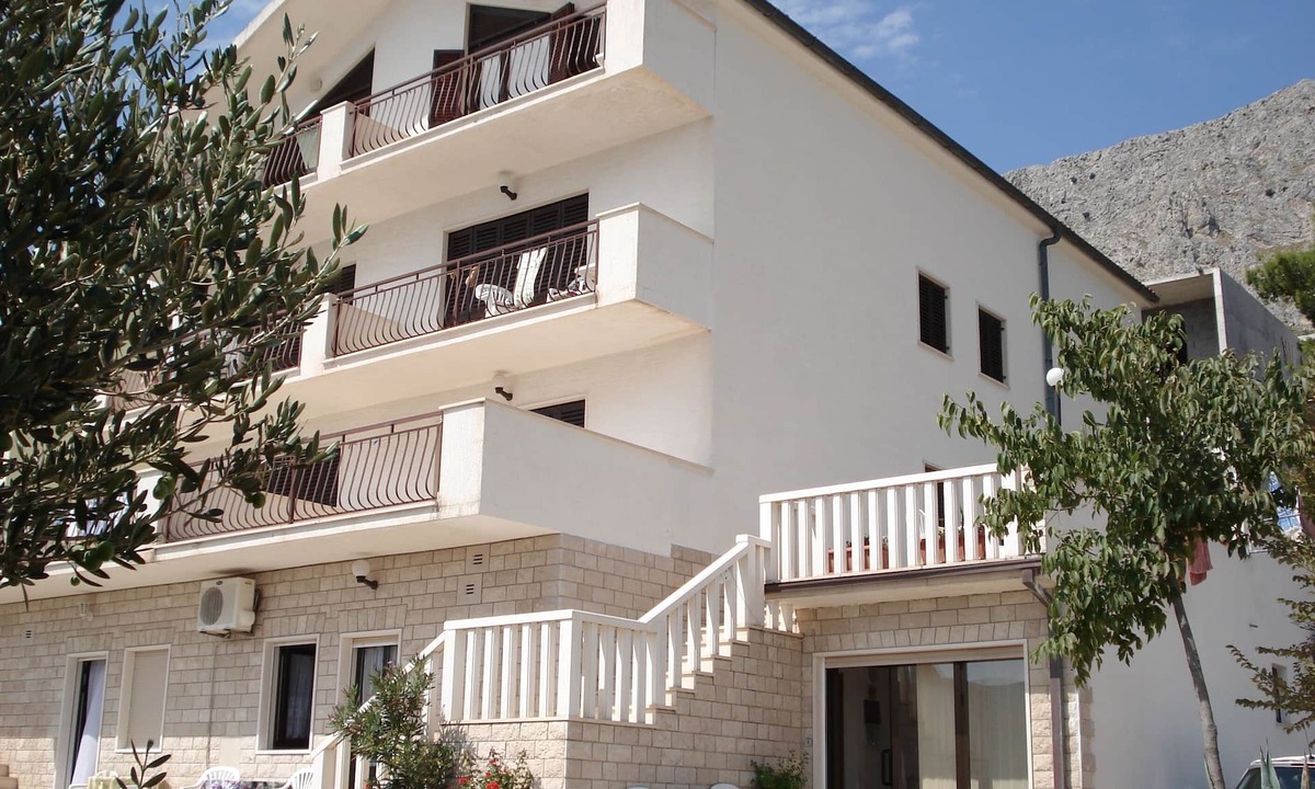 Lokva Rogoznica Apartment | Two bedroom apartment with terrace and sea view Lokva Rogoznica, Omiš (A-14853-a)