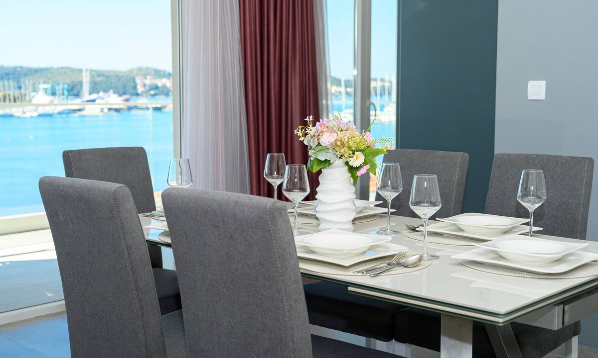 Seget Donji Apartment | Two bedroom apartment with terrace and sea view Trogir (A-18879-a)