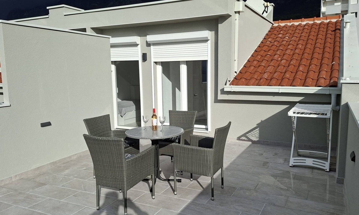 Ratac Apartment | Two bedroom apartment with terrace and sea view Makarska (A-25383-b)