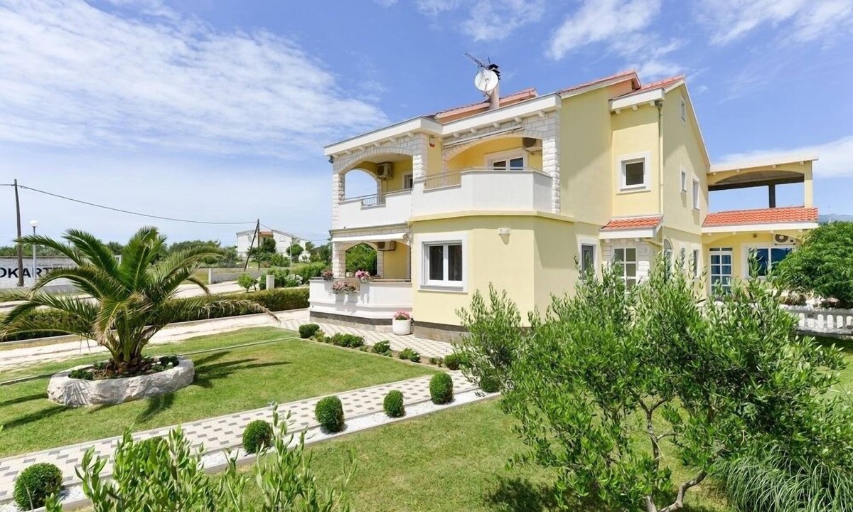 Ljubac Apartment | Two bedroom apartment with balcony and sea view Ljubač, Zadar (A-6244-c)