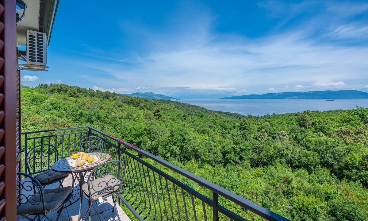 Drenje Apartment | Two bedroom apartment with a swimming pool Drenje, Labin (A-22992-a)