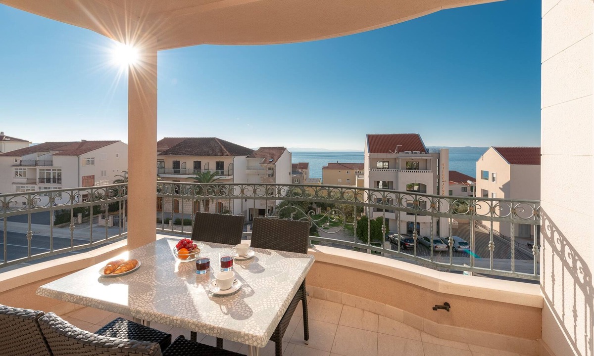 Tucepi Apartment | Two bedroom apartment with balcony and sea view Tučepi (Makarska) (A-3193-j)