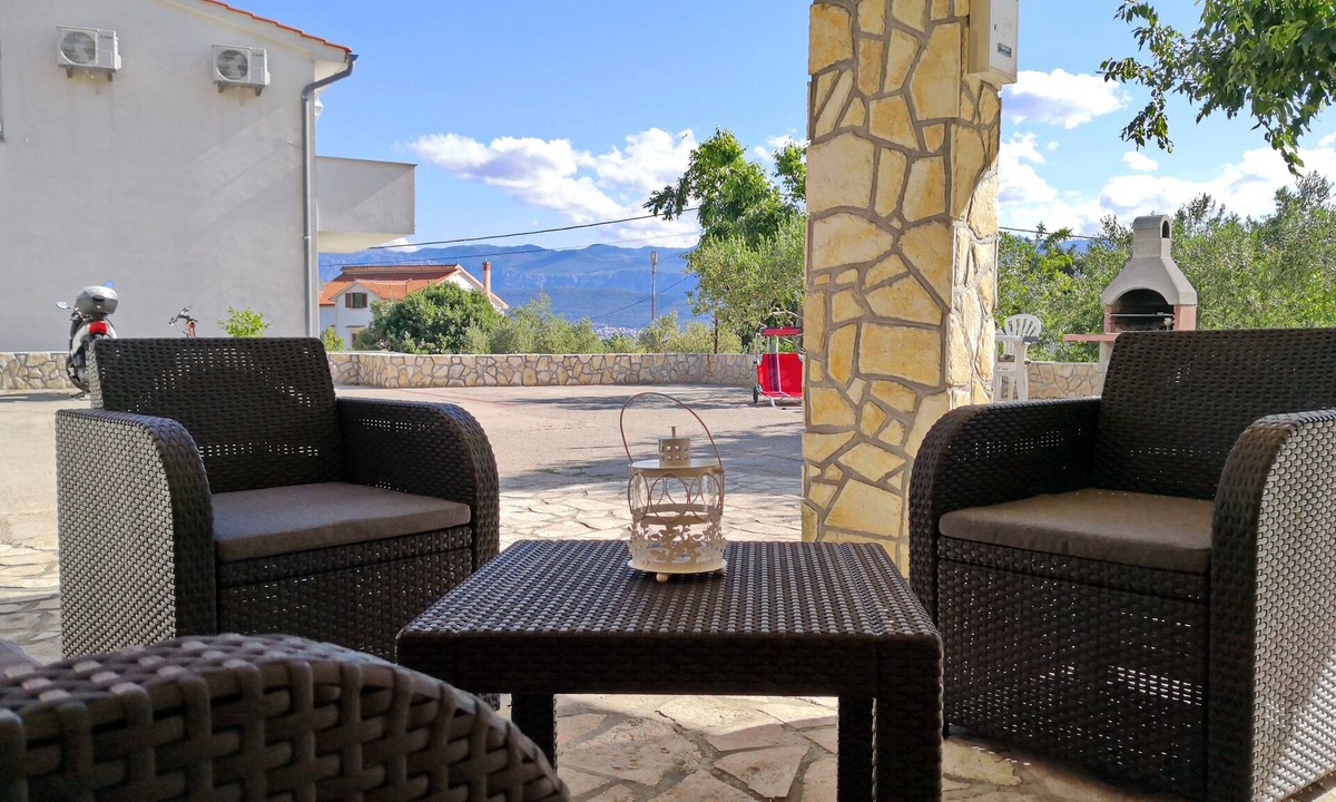 Polje Apartment | Two bedroom apartment with terrace Polje, Krk (A-18669-b)