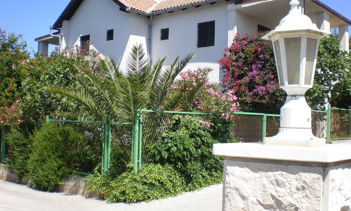 Terrace | Cove Makarac (Milna)