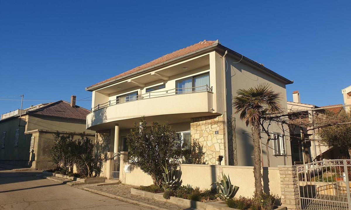 Nin Apartment | Two bedroom apartment with terrace and sea view Nin, Zadar (A-16428-a)