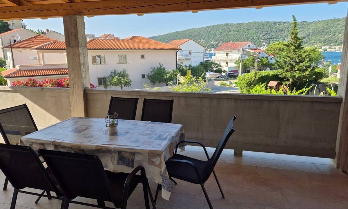 Rab Town Apartment | Two bedroom apartment with hot tub Supetarska Draga - Donja, Rab (A-25308-d)