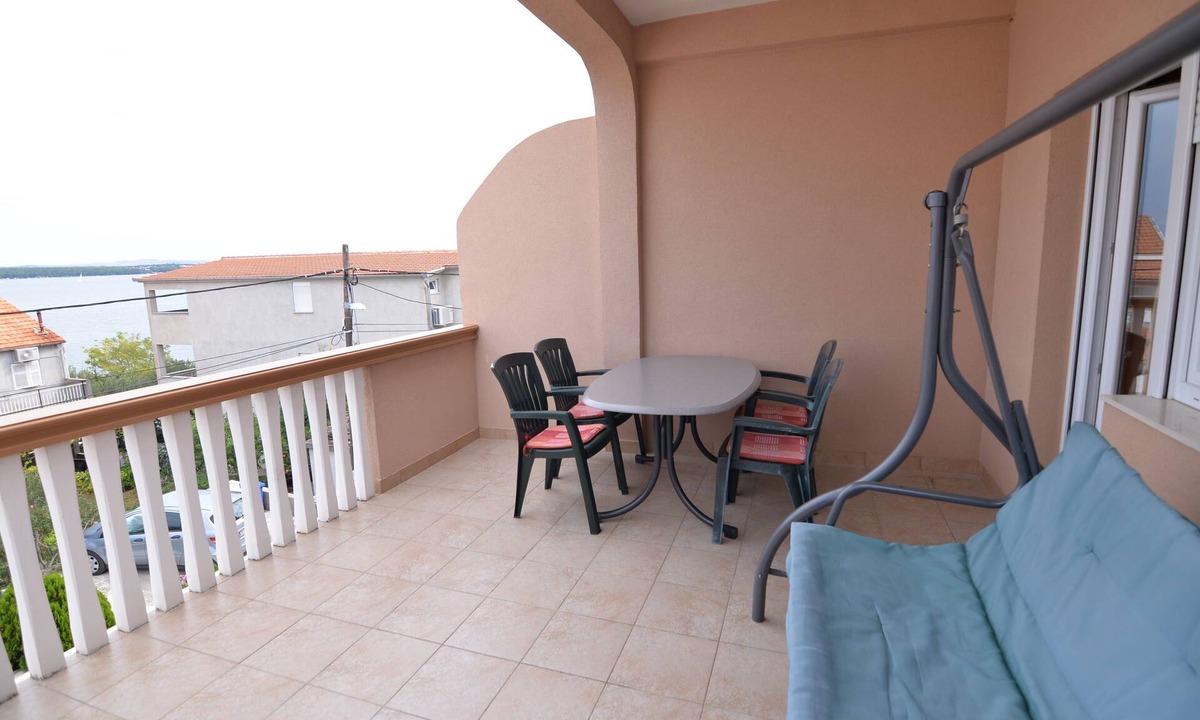 Tkon Apartment | Two bedroom apartment with terrace and sea view Tkon, Pašman (A-8455-a)