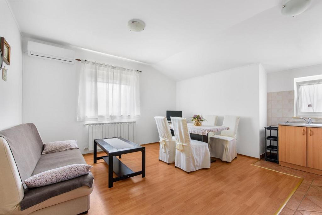 Buici Apartment | Ulika Buici