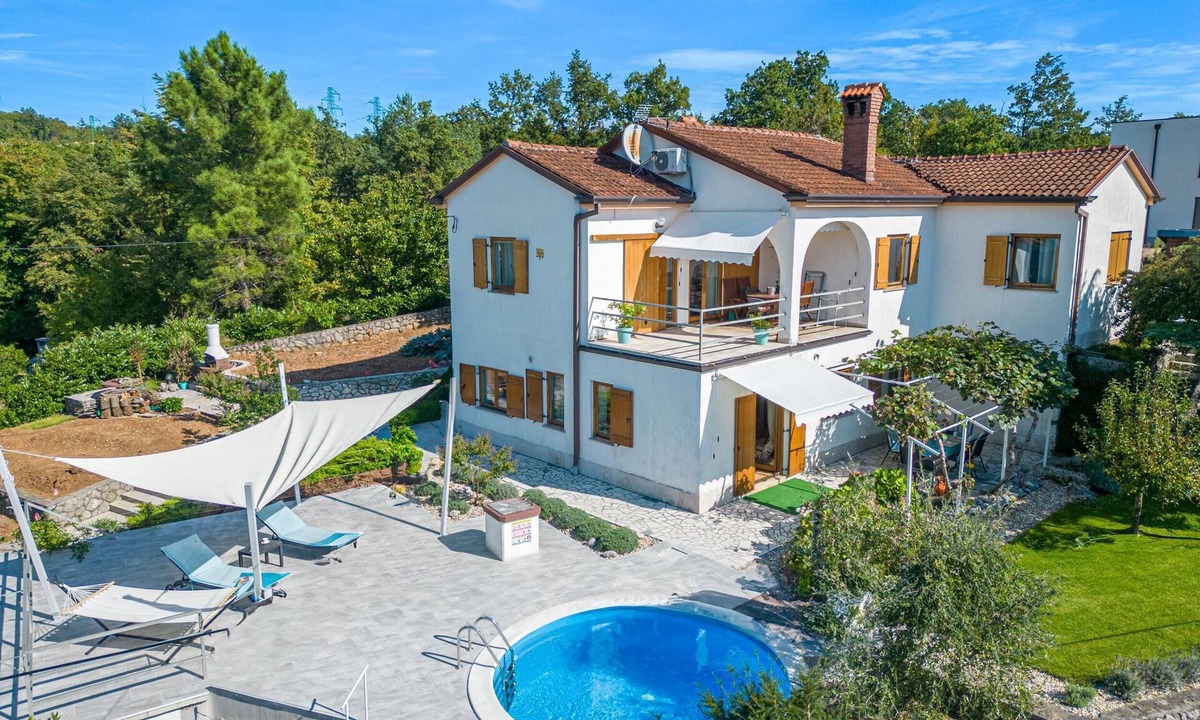 Sarsoni Apartment | Vacation Apartment Helga