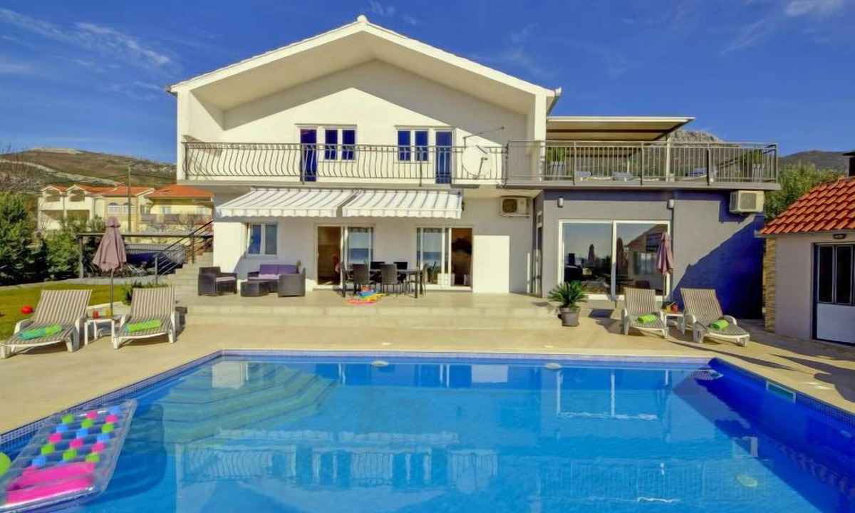 Kastel Stari House | Vacation home Aurora by Interhome