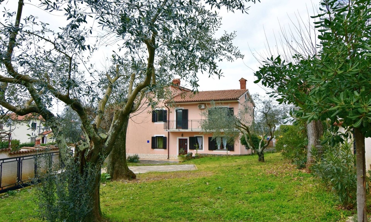 Valica House | Vacation Home in Umag-Valica, Near the Beach, 3 Bedrooms, 3 Bathrooms