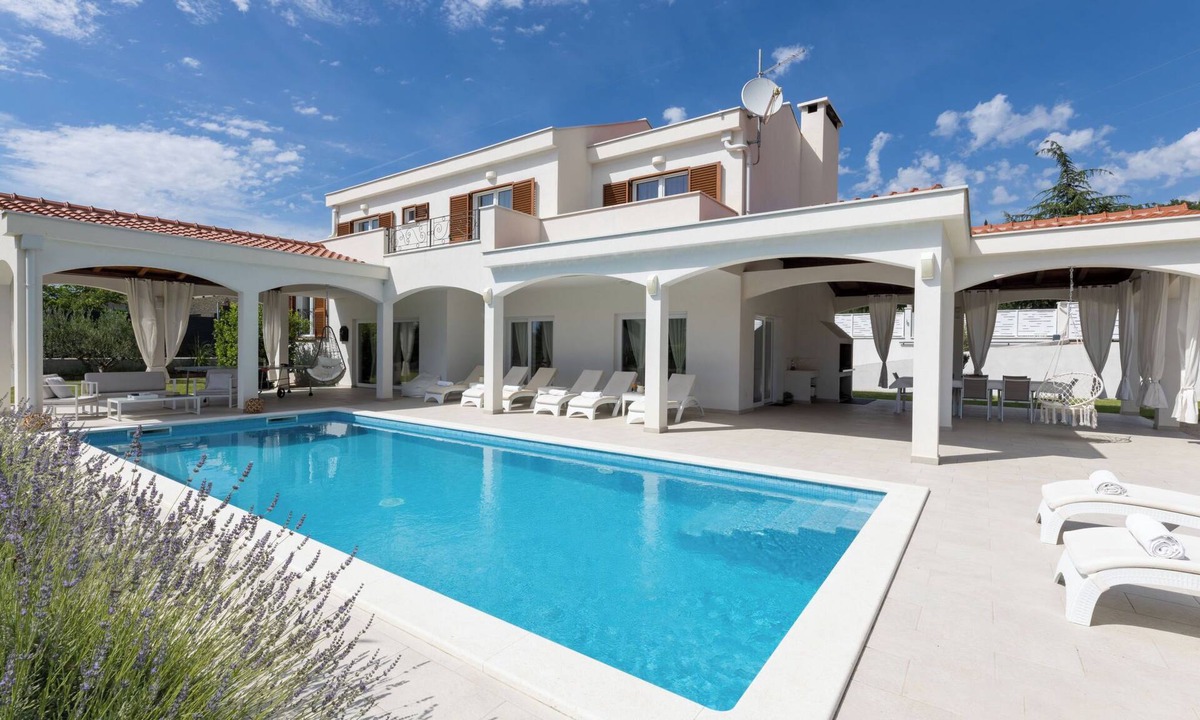 Sestanovac House | Vacation home Olivia by Interhome