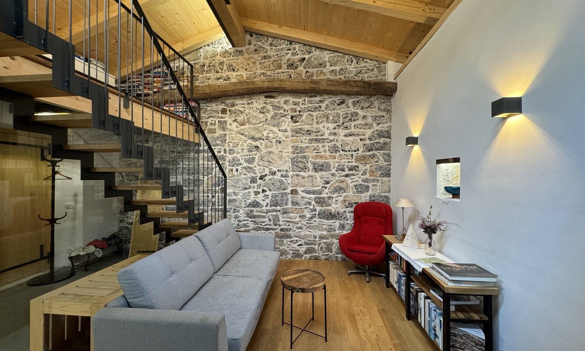Slap Apartment | Vila Kobdilj 1835 – Kajža Apartment | Cozy Retreat with Terrace