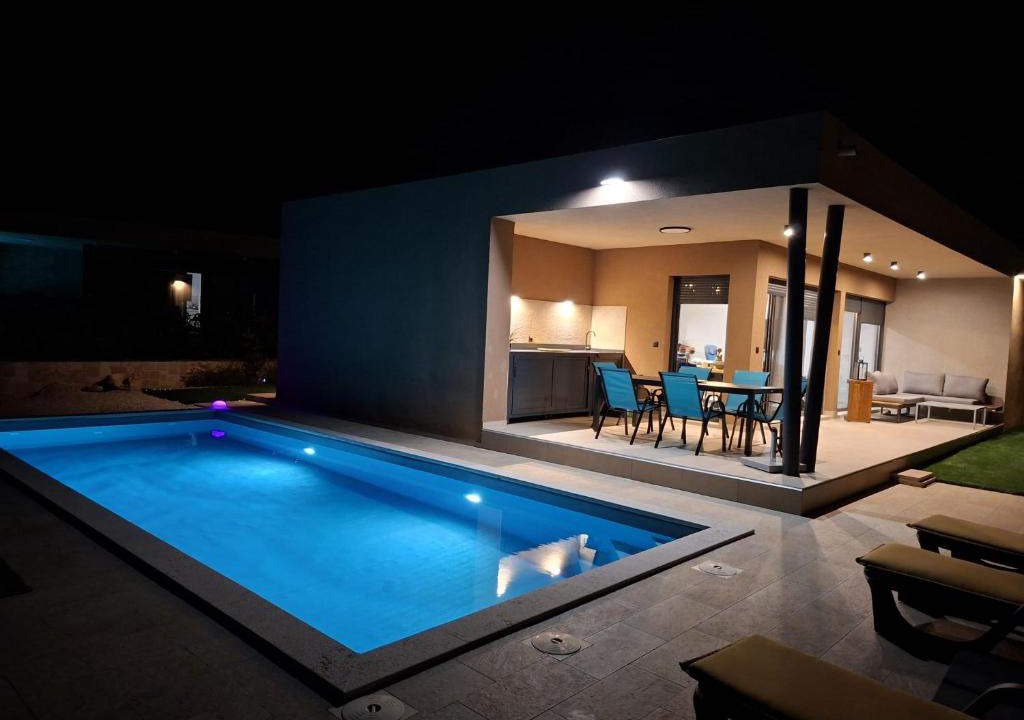 Mofardini Villa | Vila Mila Private Pool Retreat