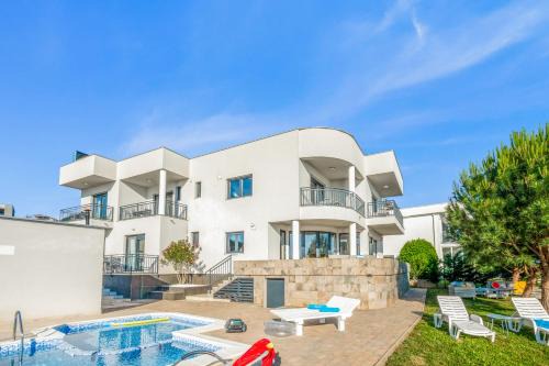 Crikvenica Villa | Villa 20 Stars Crikvenica - Luxury Group Villa for 20 Guests