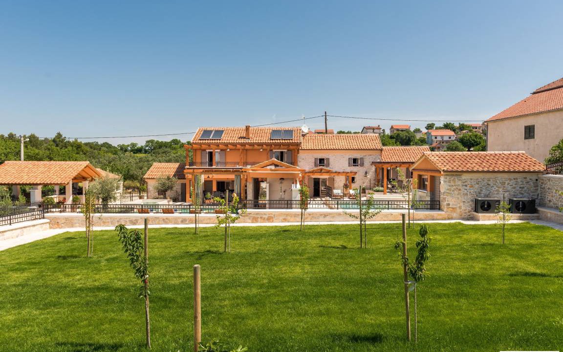 Bicine Villa | Villa ∙ 5 bedrooms ∙ 10 guests