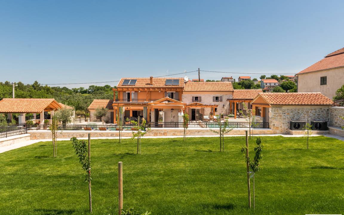 Bicine Villa | Villa ∙ 5 bedrooms ∙ 10 guests