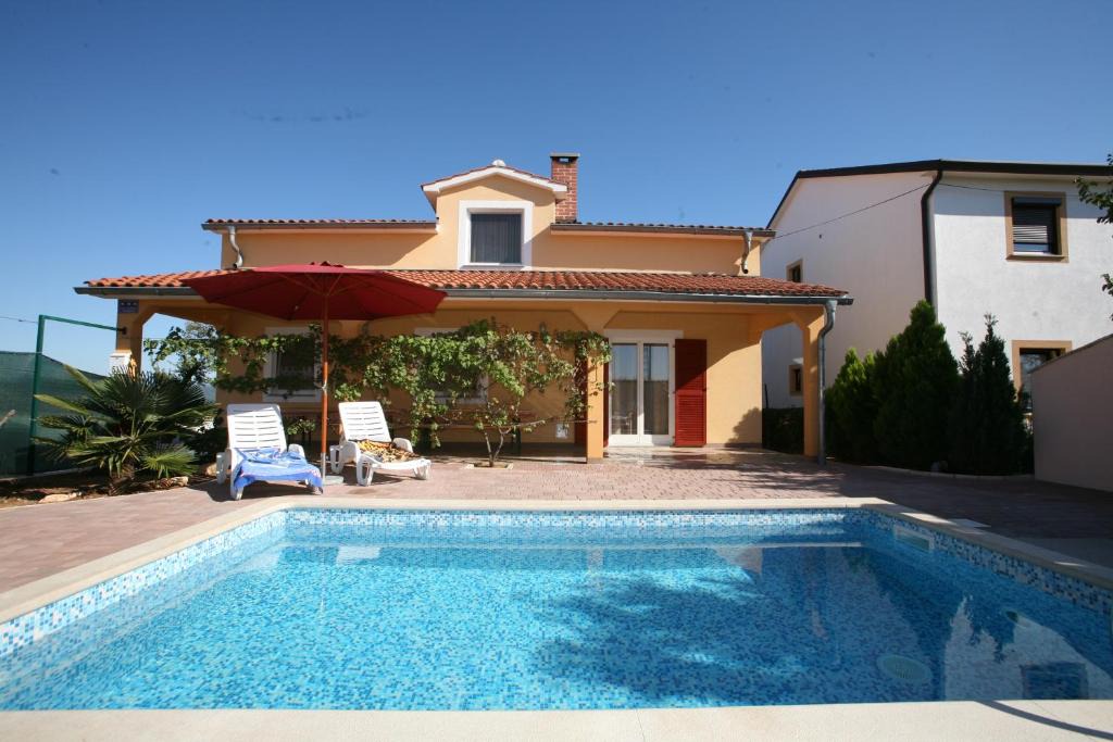Kastel Villa | Villa Ana