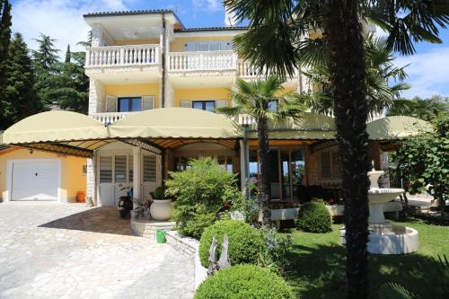 Lovran Bed & Breakfast | VILLA ANA LOVRAN apartments & rooms