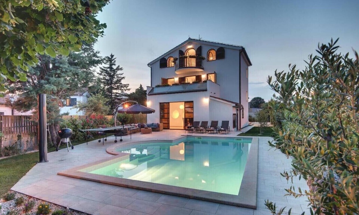 Fazana Villa | Villa Andrija in Fažana for 9 people with sea view, kids playground & heated pool - only 400 m from the beach