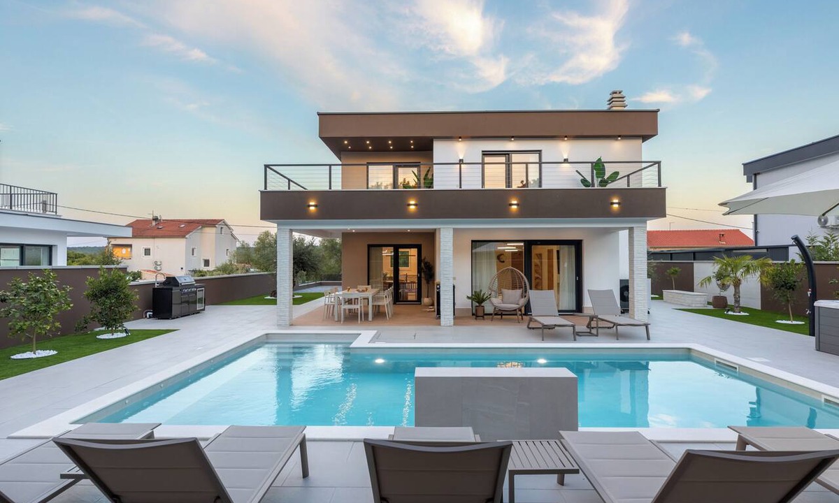 Linardici Villa | Villa Azoria with pool and jacuzzi (Kvarner - Žgaljići)
