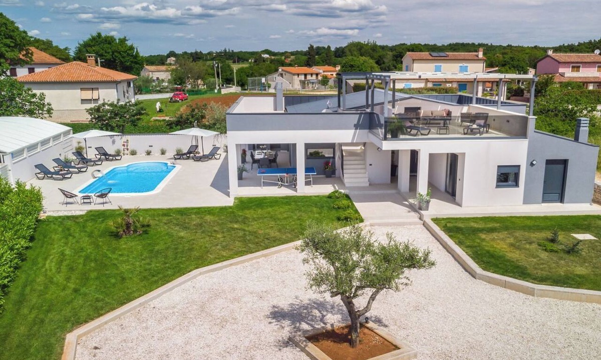 Rebici House | Villa Bella Vita by Interhome
