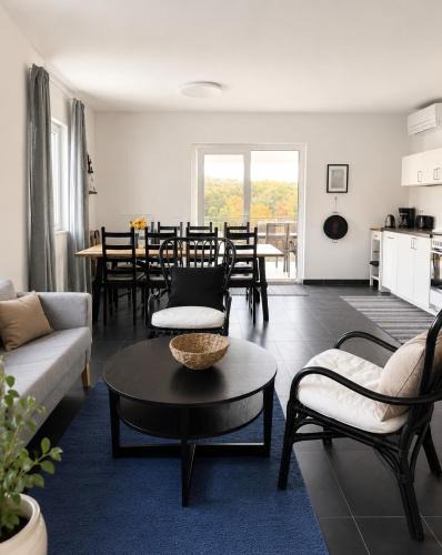 Milna (Brac) Apartment | Villa Birke with pool and sea view floor two