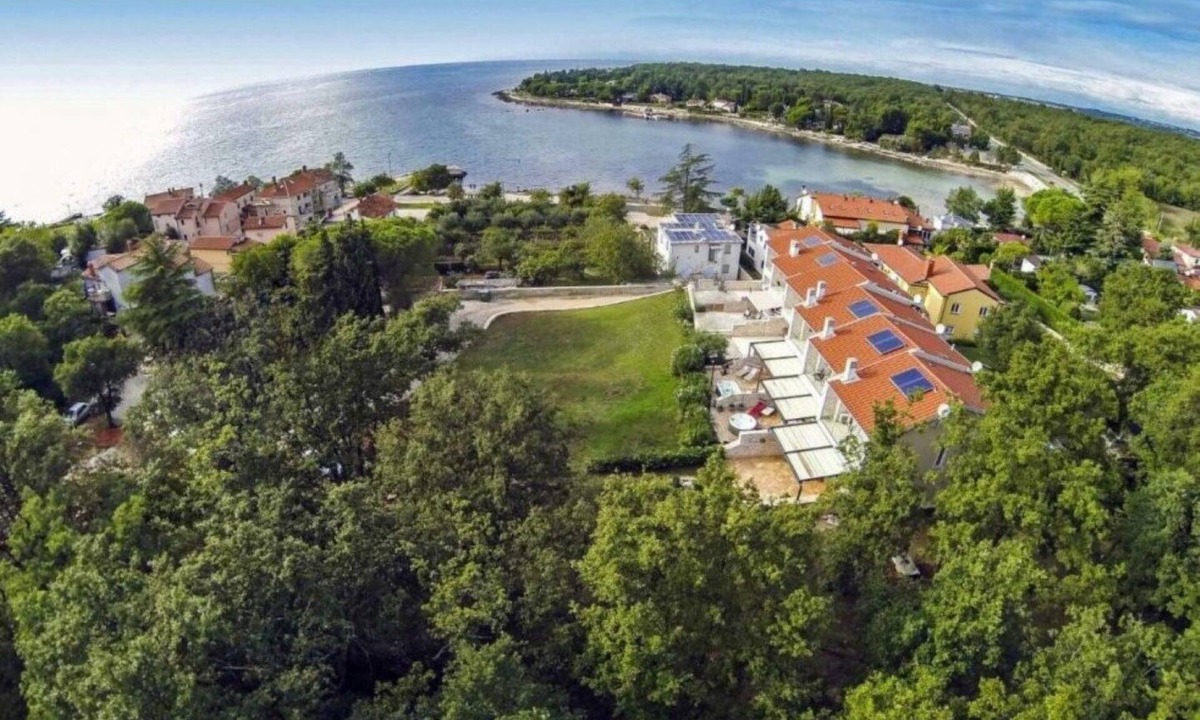 Krizine Apartment | Villa BOBO's Place with Jacuzzi (79169-A2) - Umag