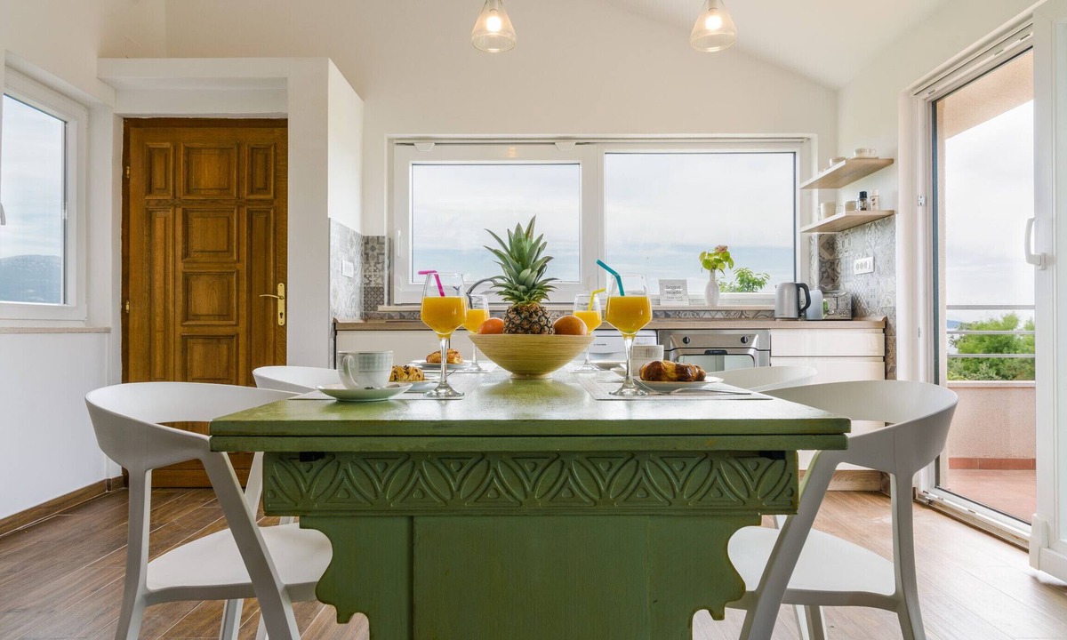 Kastel Stafilic Villa | Villa Buble - Charming villa with pool near Trogir and 60 meters from sea