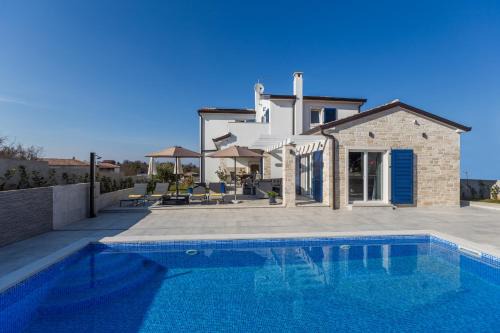 Tar Villa | Villa Camelia
