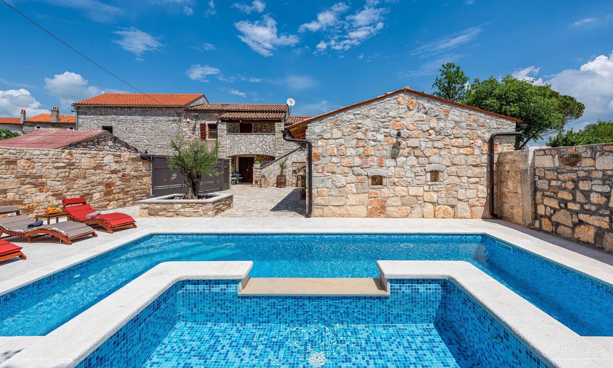 Marcana Villa | Villa Casa di Roccia for 8 people near Pula - pet friendly with heated pool & jacuzzi