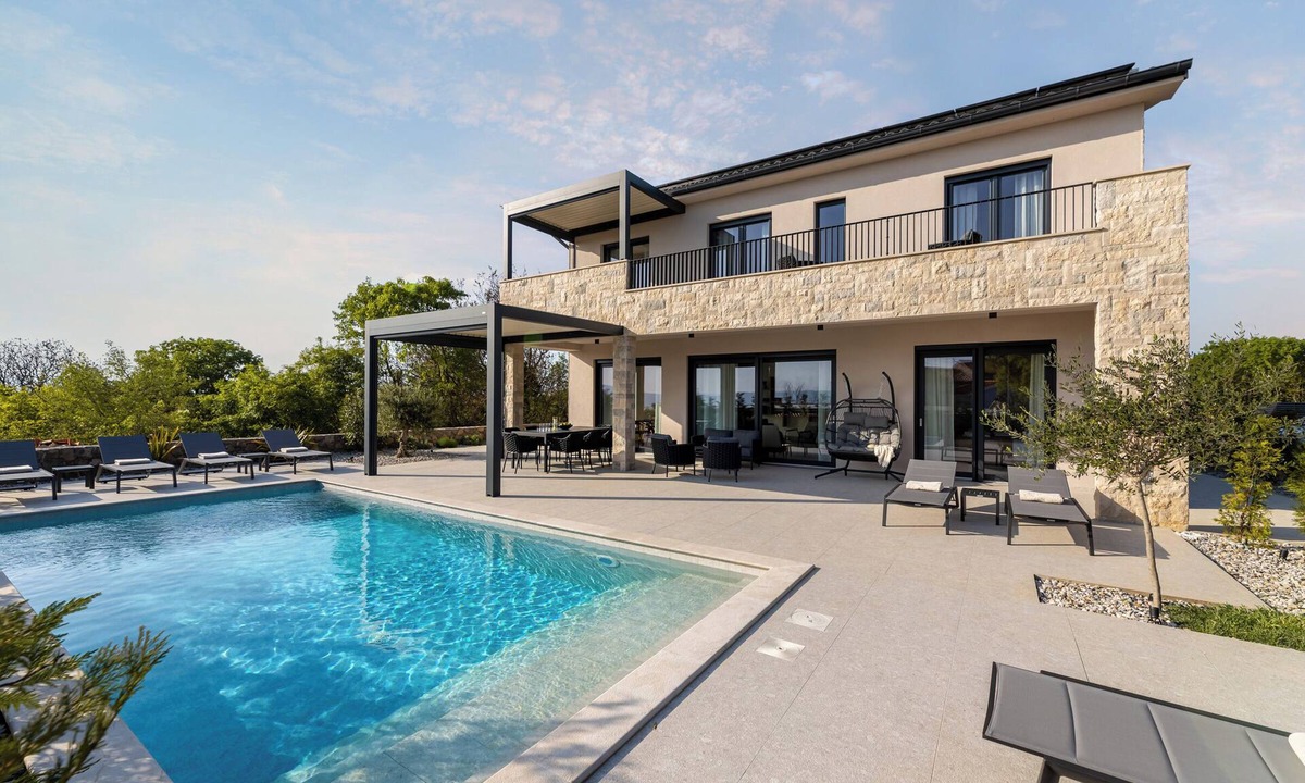 Vrh Villa | Villa Cesarica with heated pool, indoor pool & sauna (Kvarner - Vrh)
