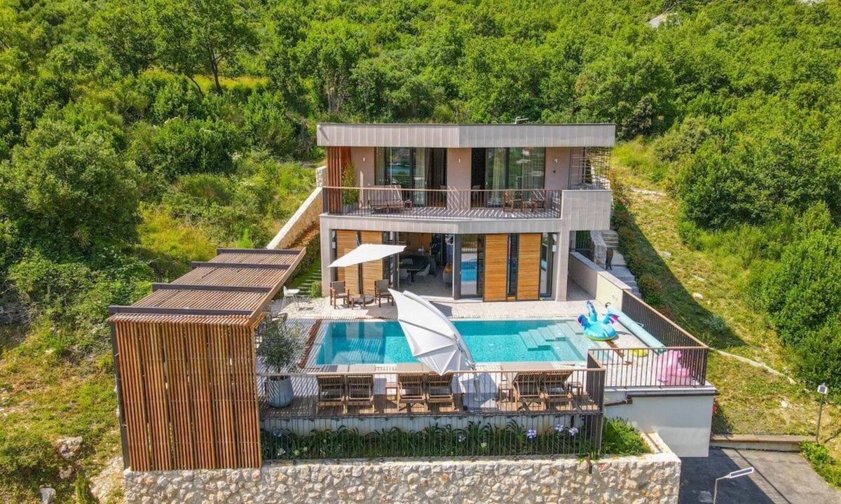 Rozat Villa | Villa Circe - Three Bedroom Villa, Sleeps 6