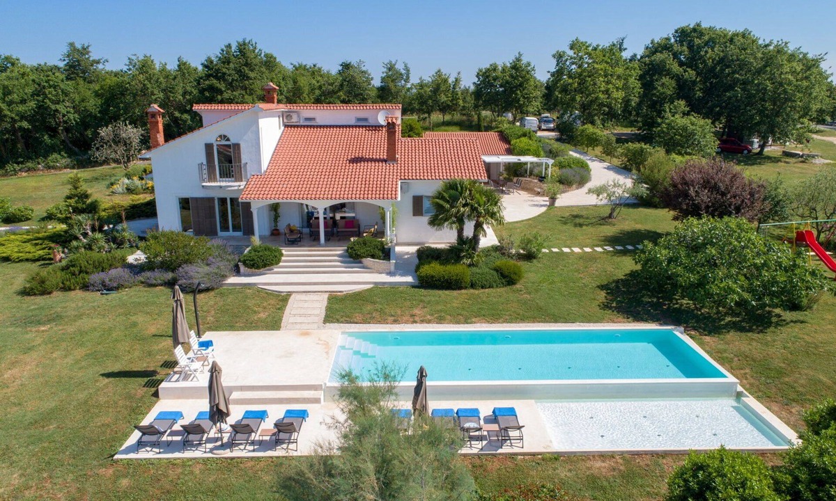 Trviz Villa | Villa Colors of Nature with Pool